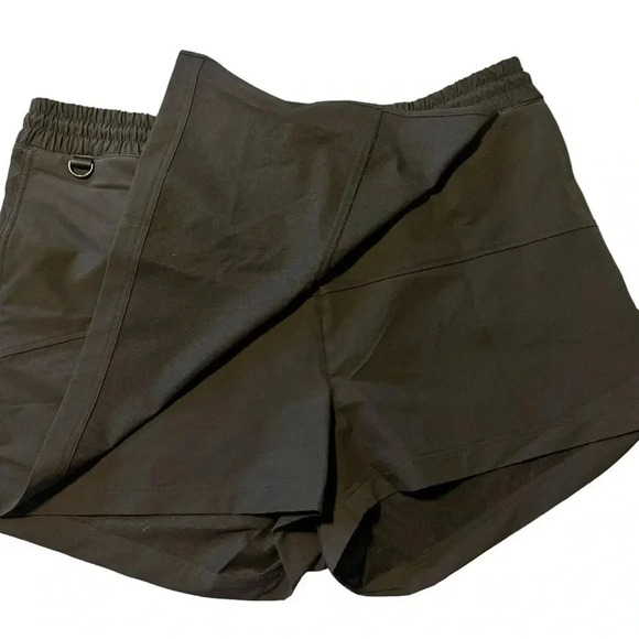 Old Navy High-Waisted StretchTech Water-Repellent WrapSkort for Women plus size - Picture 2 of 8